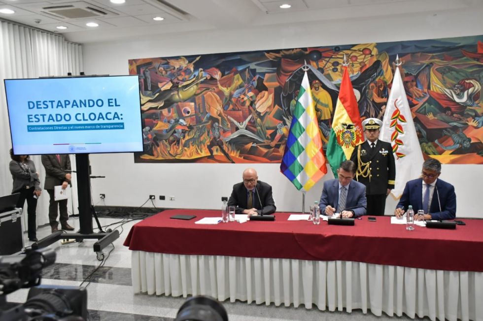 Gobierno promulga el Decreto 5600 para eliminar contrataciones directas y auditar procesos públicos