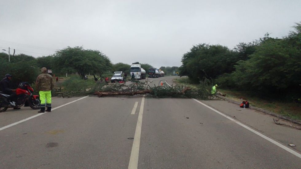 Bloqueo en el Chaco tarijeño afecta la ruta Villa Montes - Palo Marcado