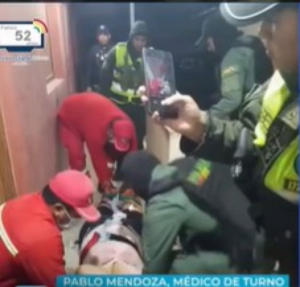 Policía dispara a mujer y luego se quita la vida en Sacaba