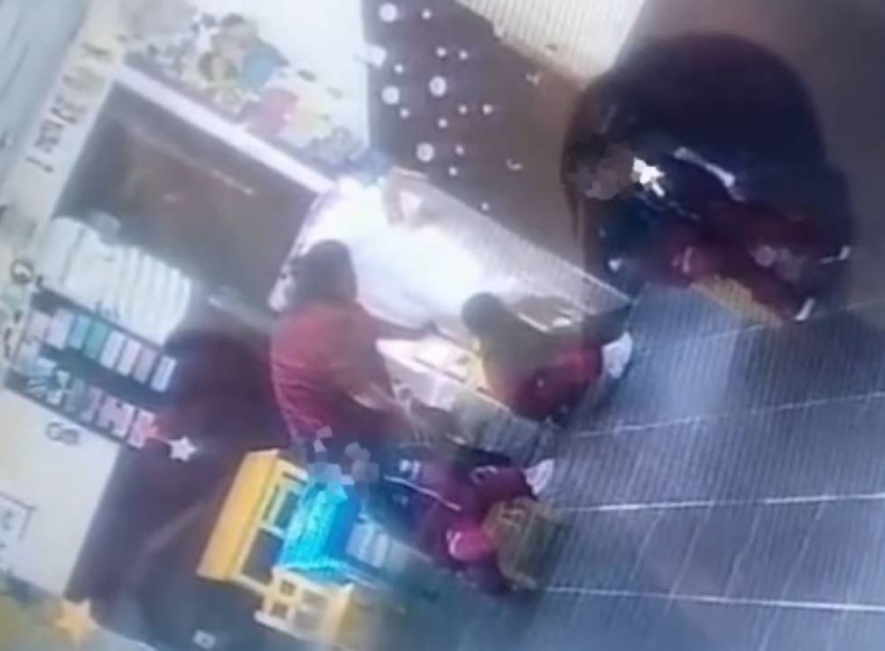 Aprehenden a educadora por agredir a niño en hogar de acogida en La Paz