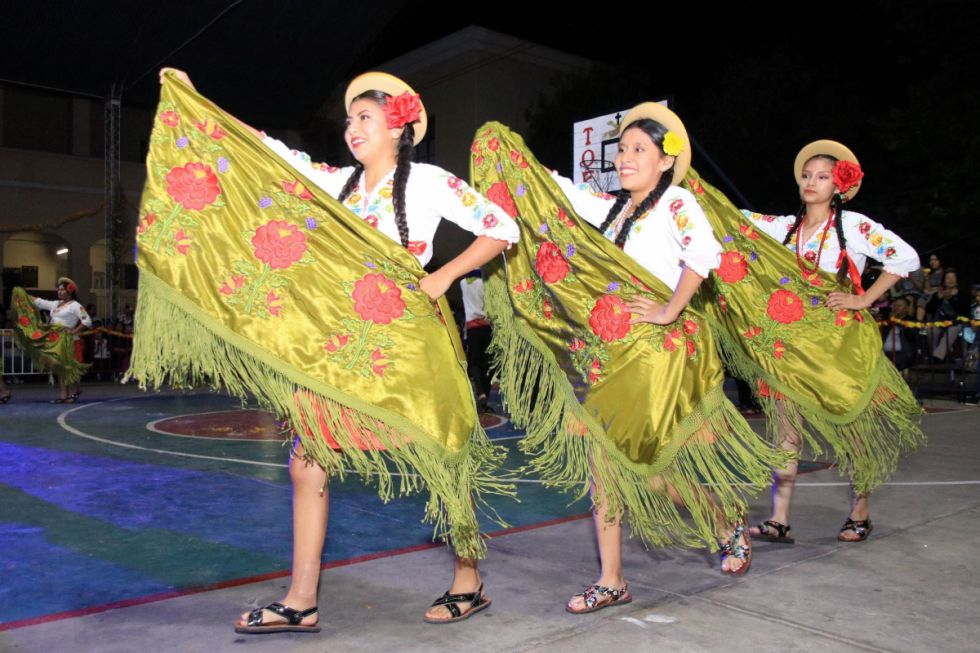 Las alegres mozas de la U.E. Belgrano