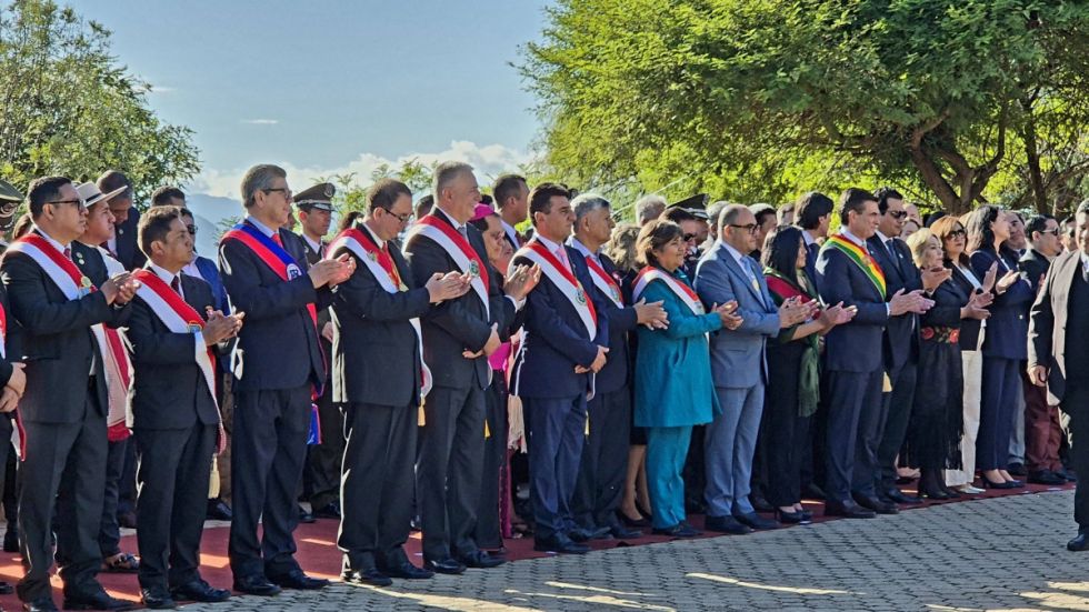 Ausencia del gobernador marca inicio de actos por el 15 de Abril en Tarija