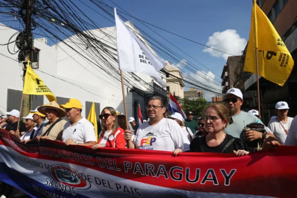 Paraguay: Docentes piden reforma de jubilaciones