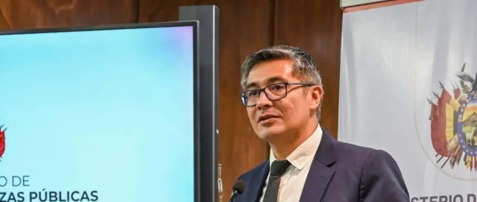 Lara llama a interpelación contra Espinoza
