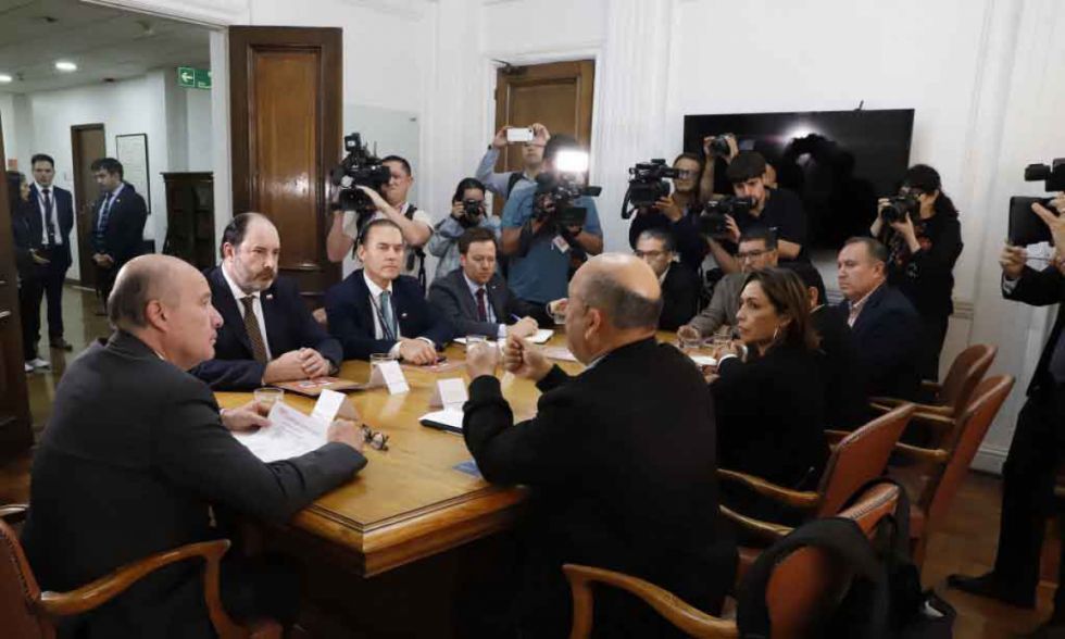 En Chile negocian nuevo salario mínimo