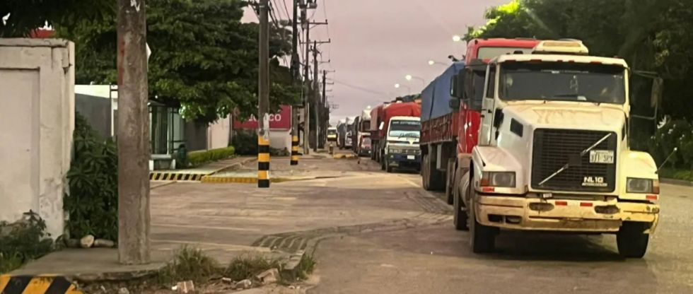 Combustible: Vuelven las filas a Santa Cruz