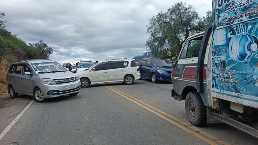 Sin consenso total, transporte libre sostiene bloqueos pese a acuerdo con federados