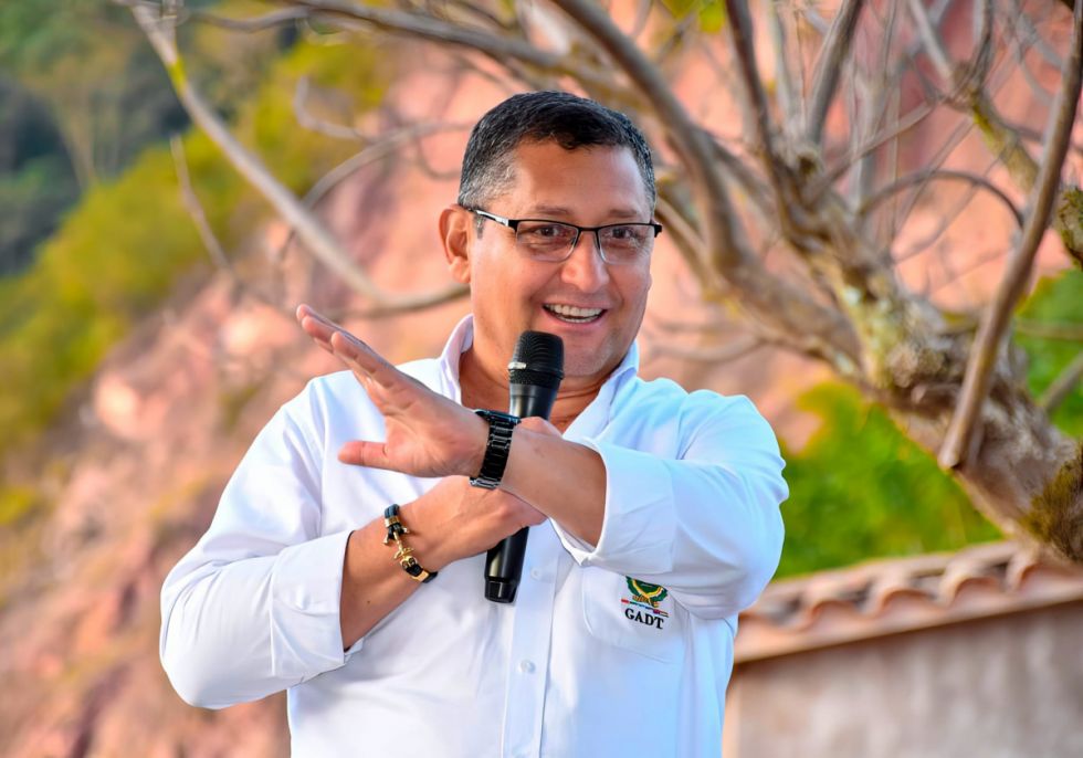 Montes fija fecha de salida y garantiza entrega “ordenada” de la Gobernación