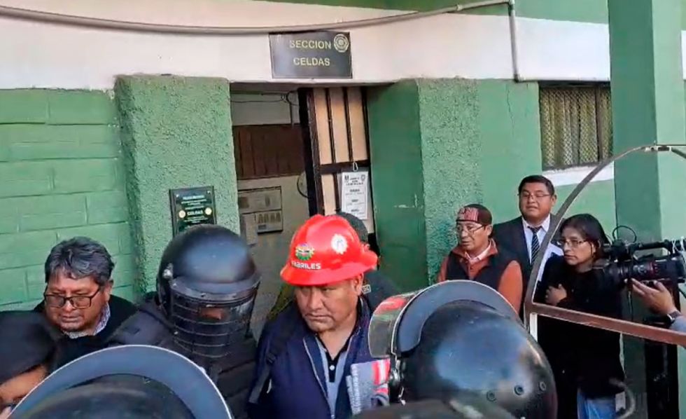 Toma del Ministerio: Liberan a los fabriles