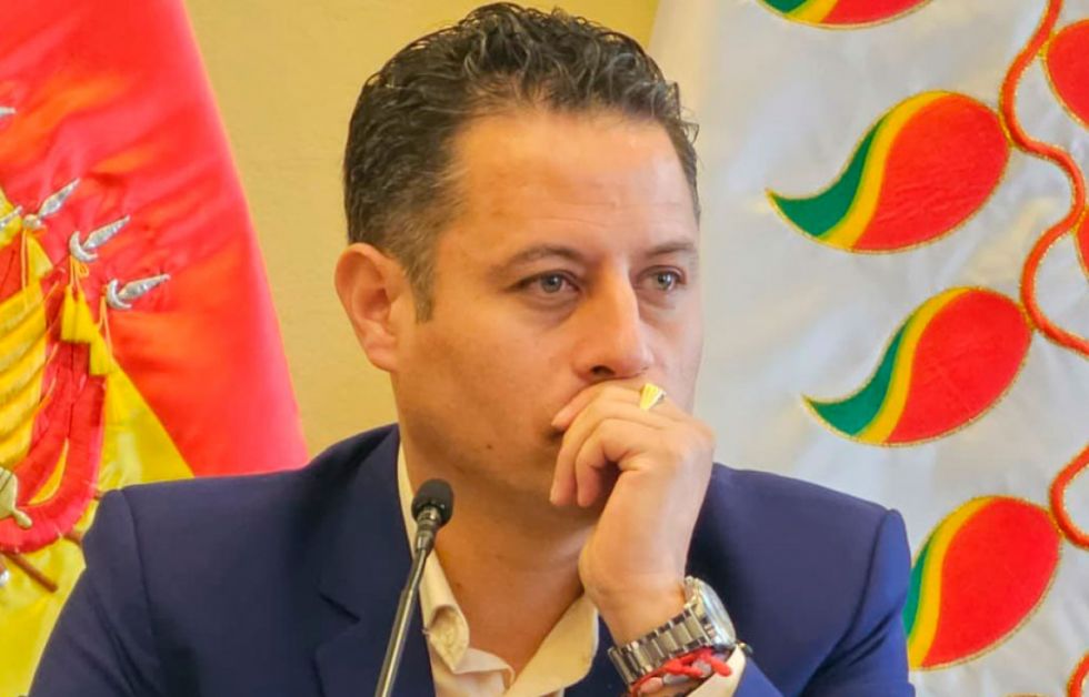 Lara: La renuncia del presidente no es la solución