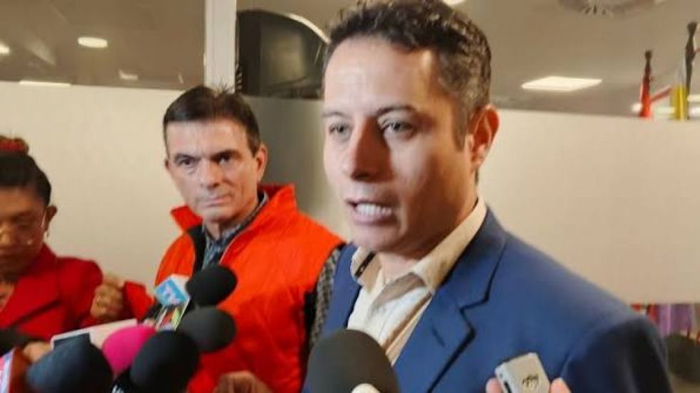 Lara envía nueva carta a Paz, apunta a ministros y vuelve a ofrecerse como mediador en diálogo con movilizados