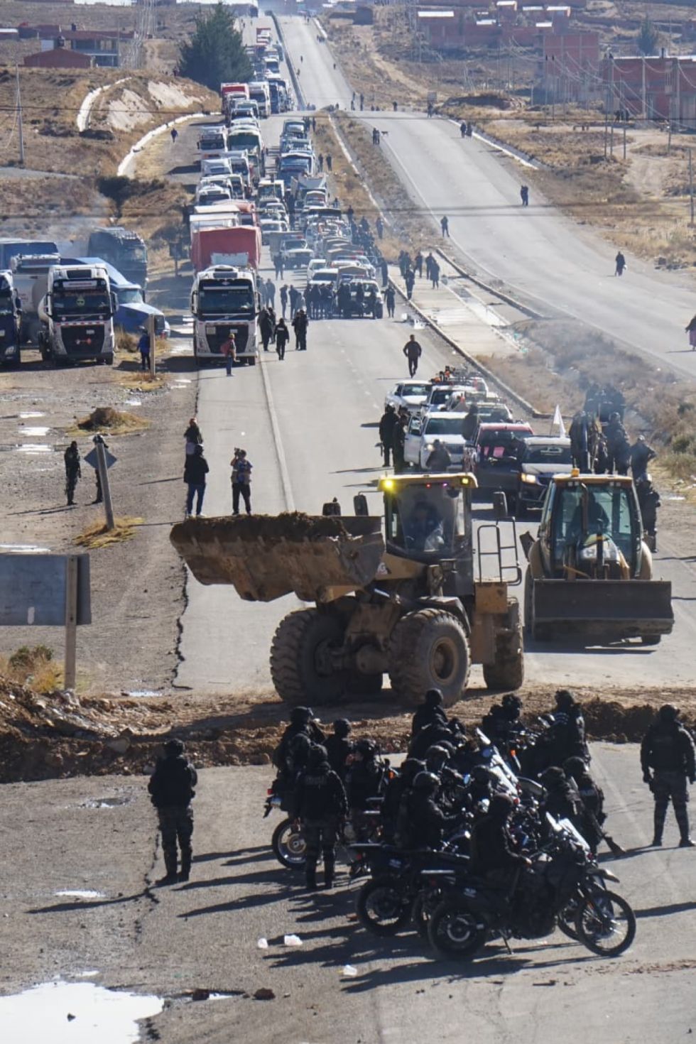 Del desbloqueo en Ventilla a los enfrentamientos en Apacheta: la cronología del operativo humanitario