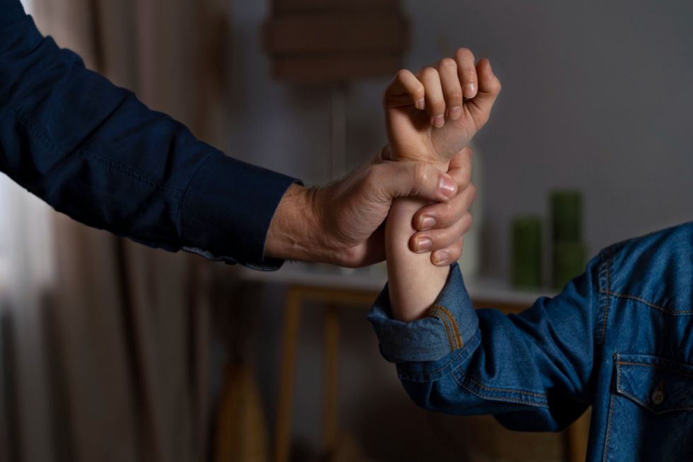 La internan en Terapia Intensiva por posible violencia familiar