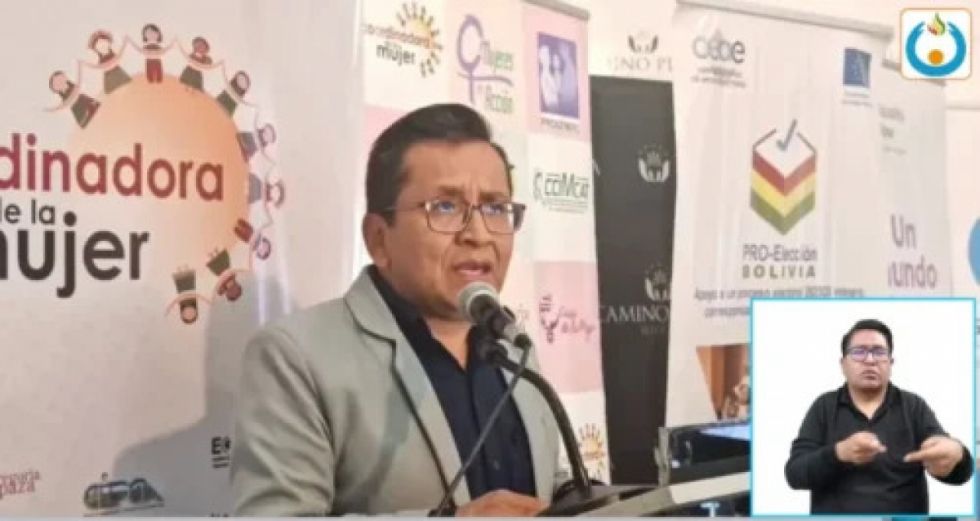 Defensoría gestiona ingreso de cisternas a El Alto