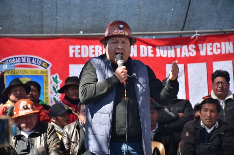 Cabildo en El Alto: Argollo insta a continuar las movilizaciones