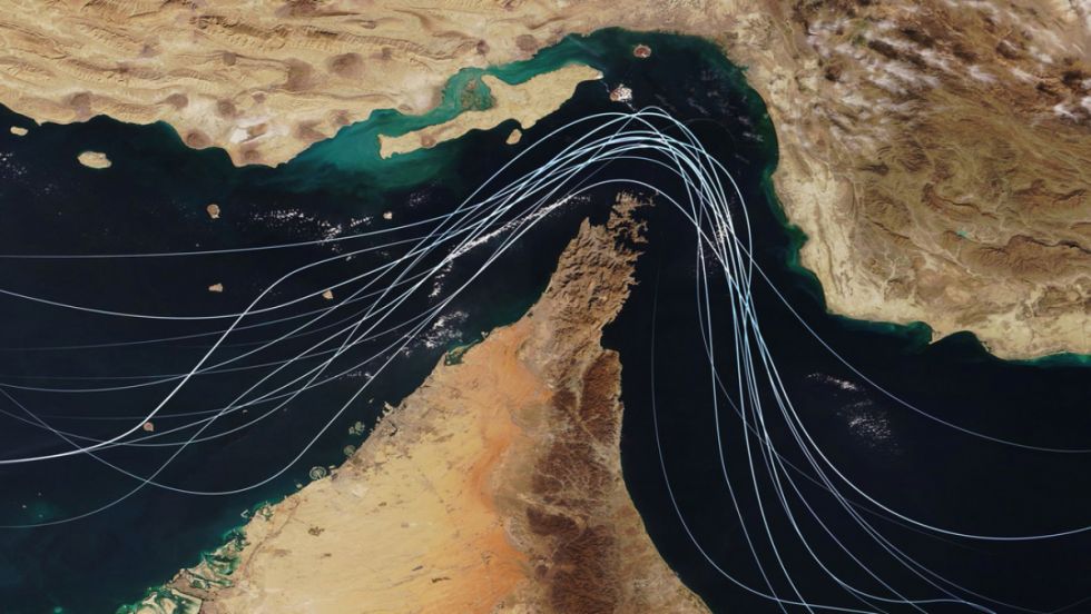 Irán cierra completamente el estrecho de Ormuz