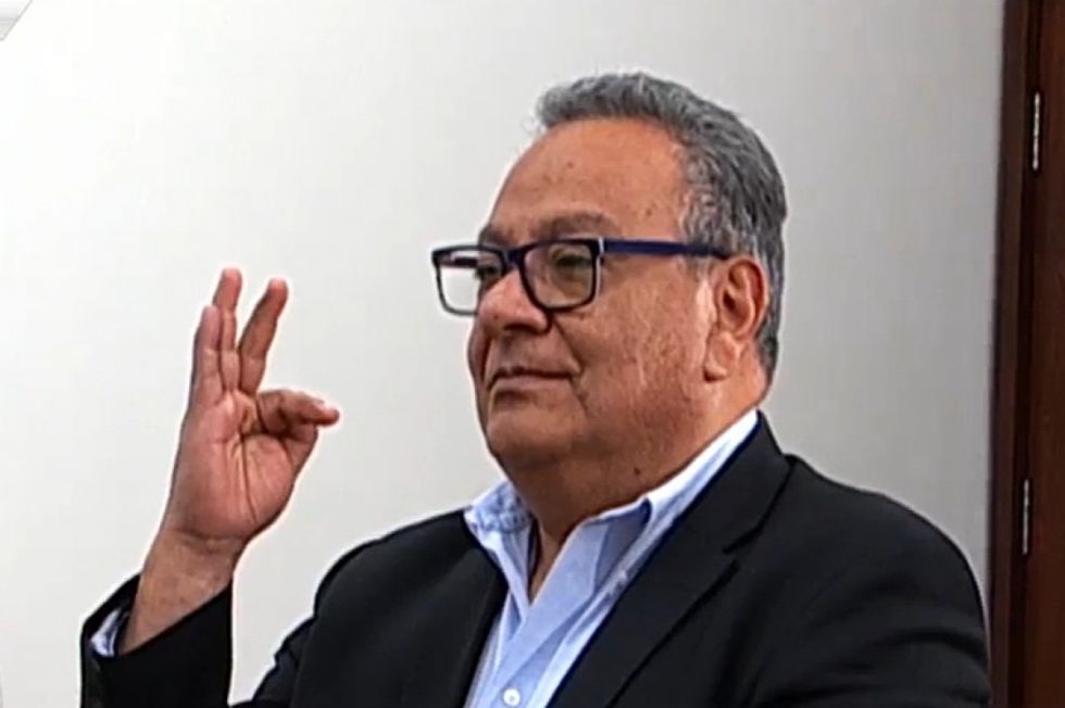 Sanjinés busca profundizar el consenso con maestros