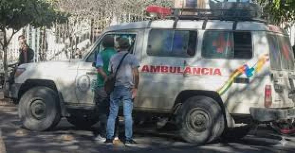 Policía secuestra cerca de Bs 1 millón en ambulancia que iba al Trópico de Cochabamba