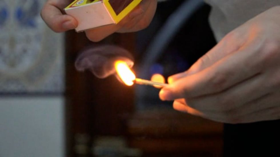 Le prendió fuego a la casa, un hombre intentó quemar vivos a su esposa e hijos