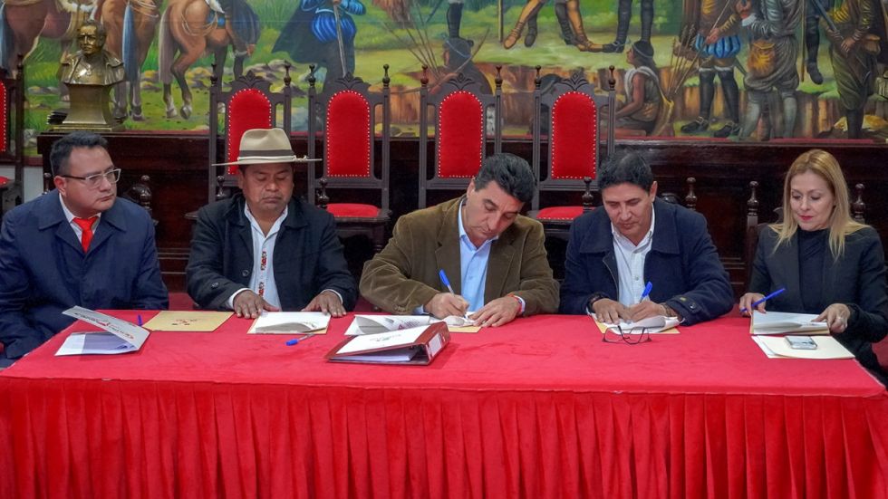 La Alcaldía, Feicobol y la Exposur firman convenio de cooperación 