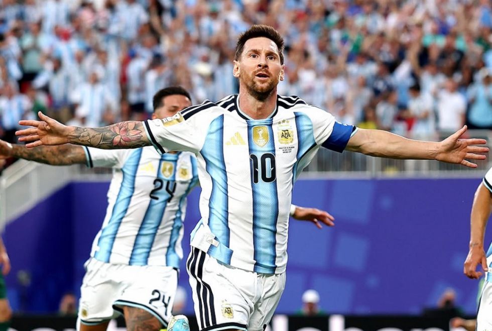 Argentina debuta con goleada y show de Messi ante Argelia 