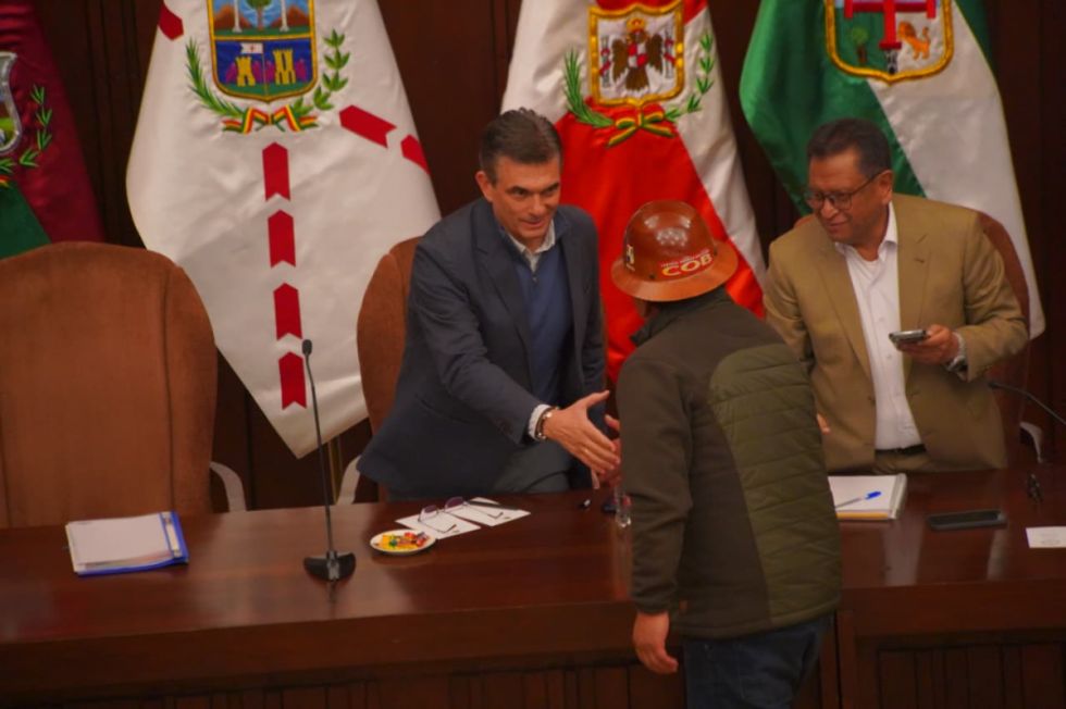 “Estamos acá para buscar soluciones”, Gobierno y la COB inician diálogo 