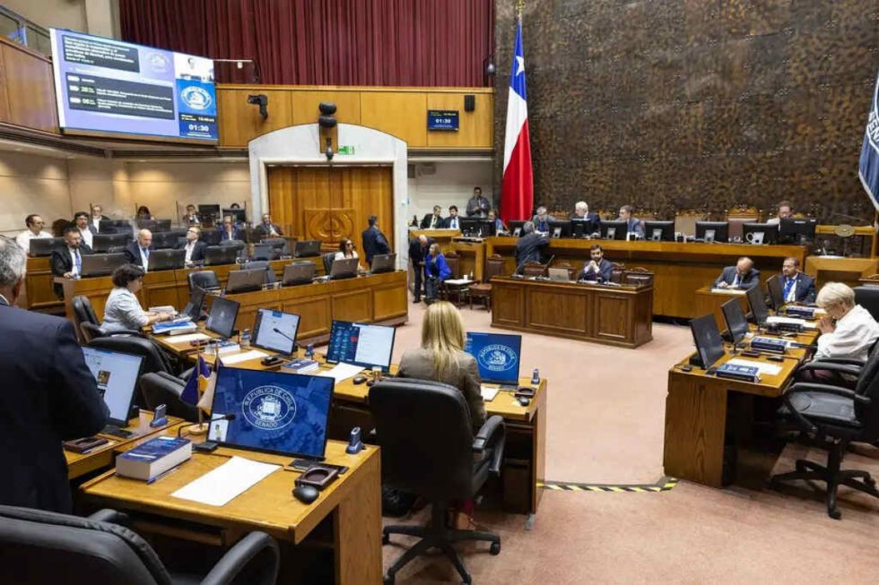 Comisión aprueba un polémico megaproyecto de Kast