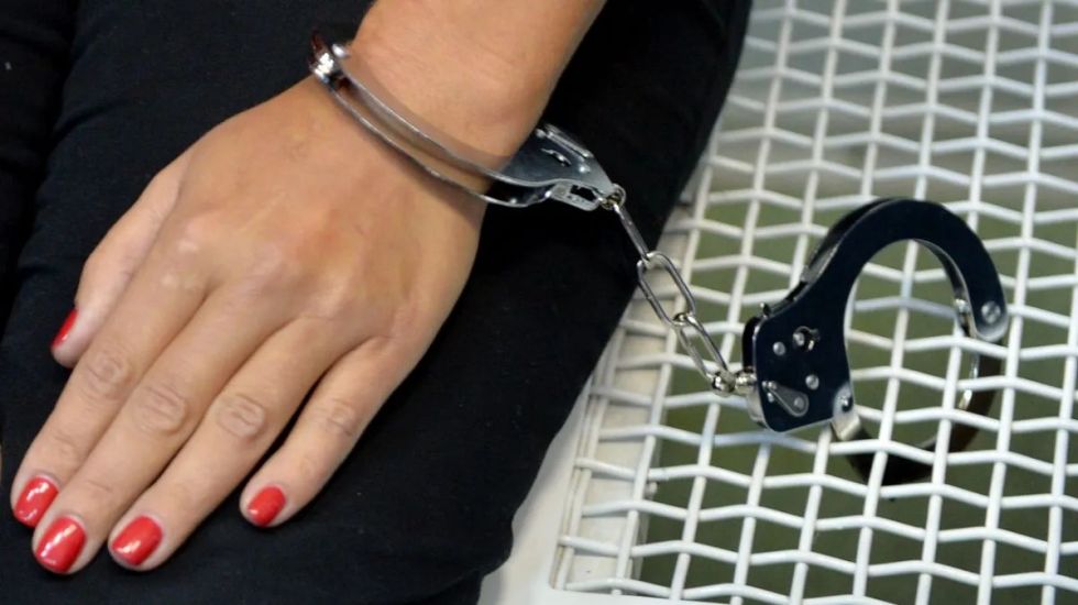 Sentencian a mujer que operaba lenocinio clandestino bajo la fachada de un taller de costura