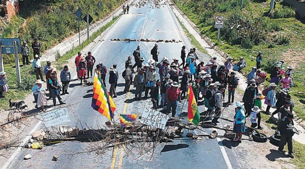 Bloqueos caen a 13 puntos, la mayoría se concentran en Cochabamba