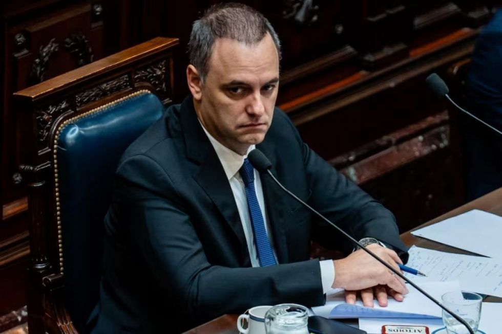 Argentina: postergan interpelación a Manuel Adorni