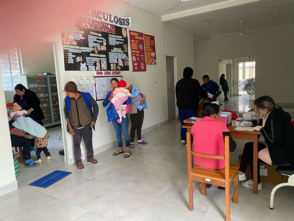 Tarija: Despiden a 100 trabajadores  en salud, pese al déficit de 3.000