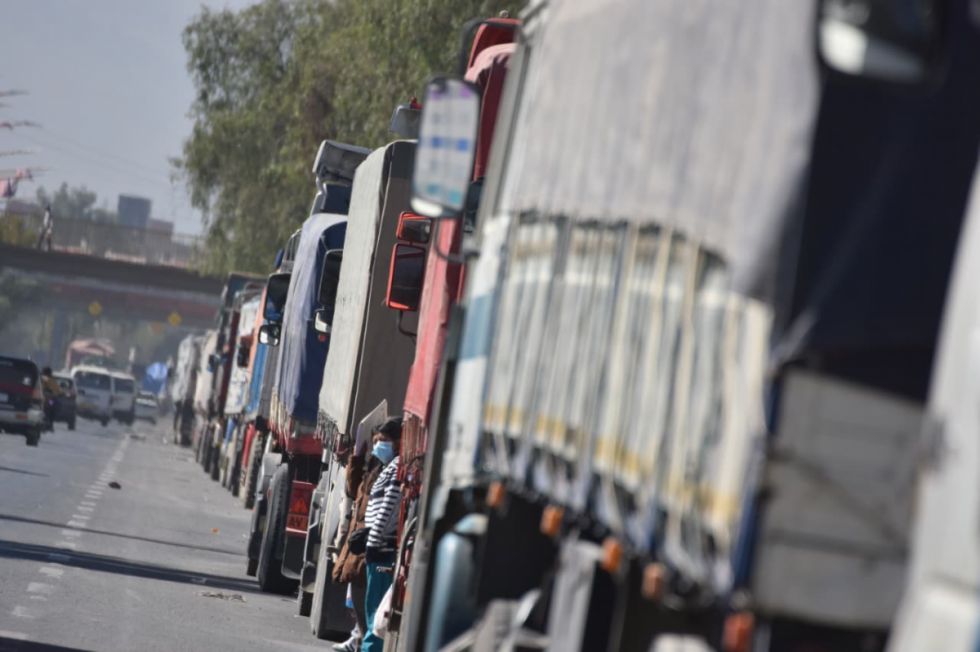 Transporte pide respuestas sobre la falta de carburantes 