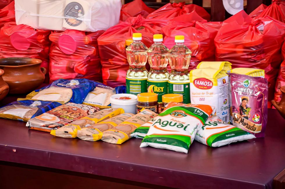 Adultos mayores reclaman su canasta alimentaria, la Gobernación busca recursos