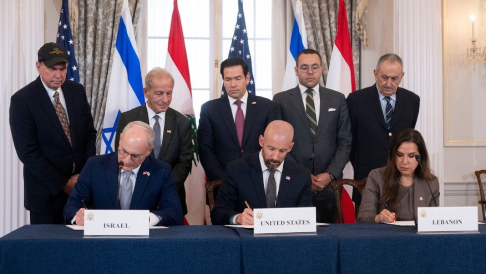 Israel y el Líbano firman un acuerdo marco de paz
