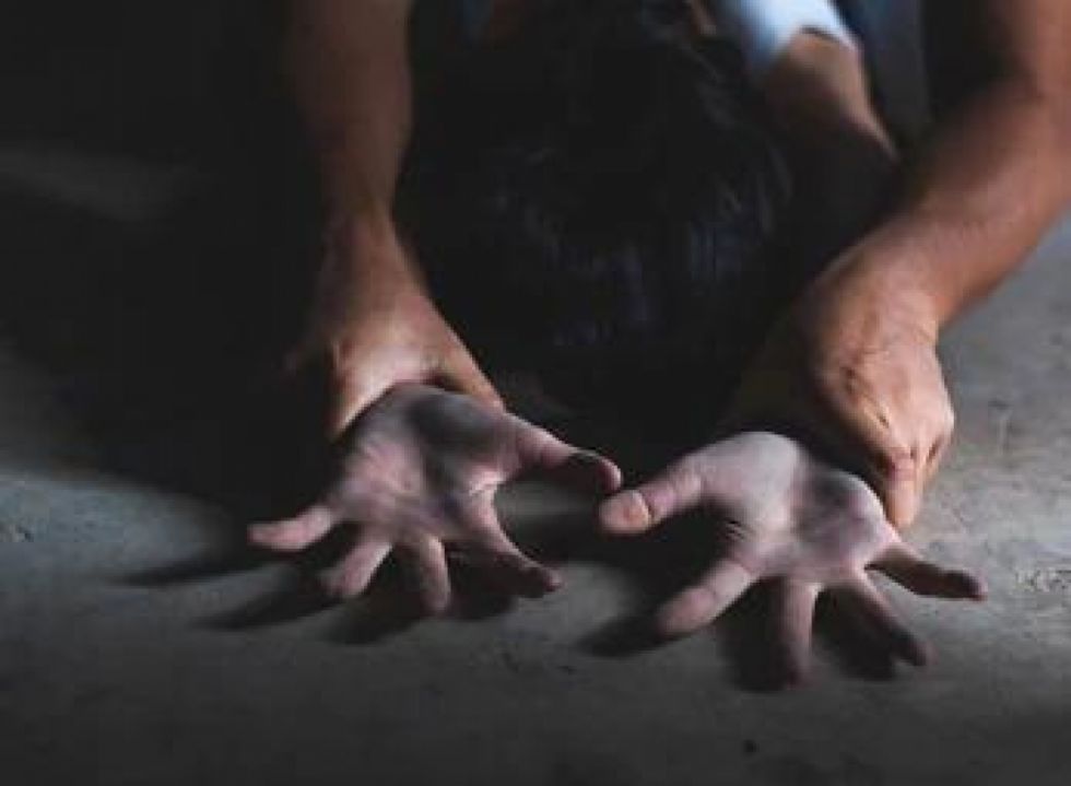 Denuncian que sujeto vestido de policía violó a una joven