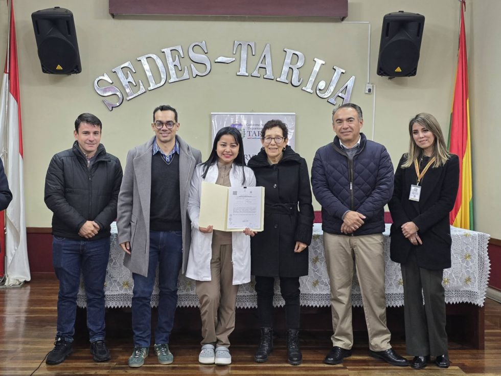 Entregan 18 ítems para médicos especialistas en el sistema de salud de Tarija