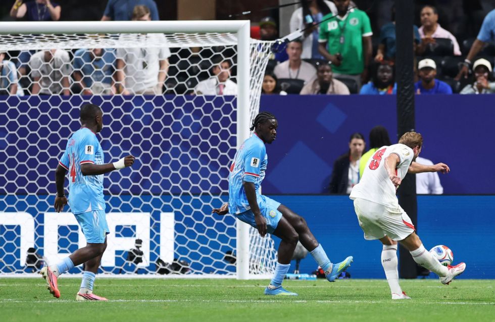 Harry Kane guía a Inglaterra para instalarse en los octavos de final