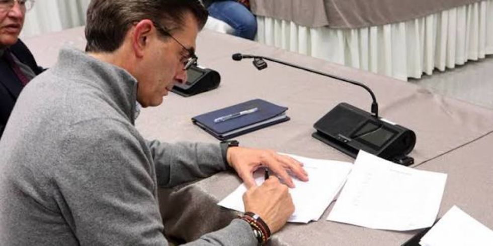 Estos son los siete decretos que puso en vigencia el presidente Rodrigo Paz desde Paraguay
