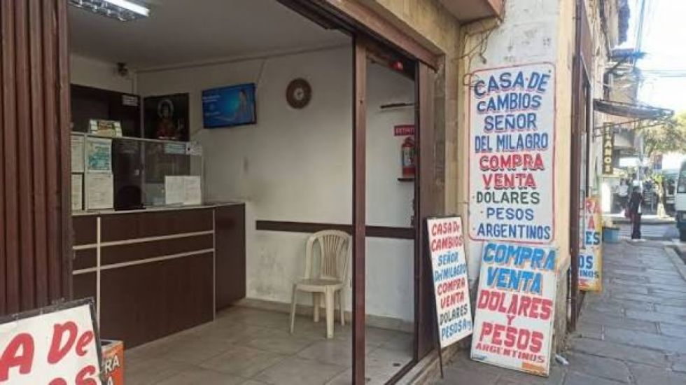 Dólar flexible: ASFI controlará la cotización en las casas de cambio 