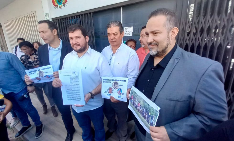 Comité pro Santa Cruz formaliza denuncia contra Evo