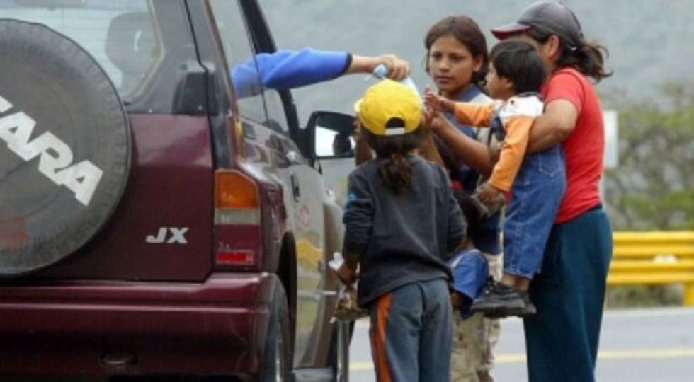 Policía investiga red que “alquilaba” niños para pedir limosna   