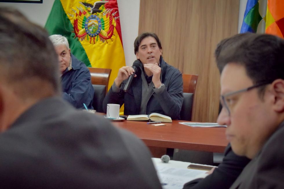 Gobierno descarta rebajar pasajes aéreos y apuesta por la política de cielos abiertos 