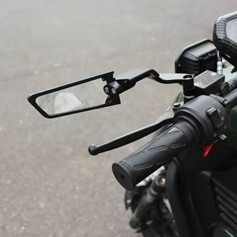Dueña encontró a otra mujer conduciendo su moto