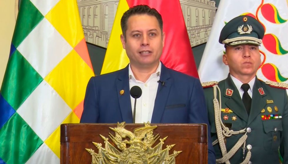 Lara cuestiona el esquema de subvención a carburantes