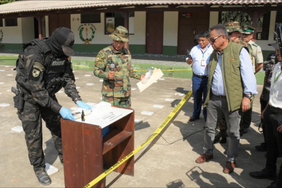 FELCN incauta más de 600 kilos de cocaína 