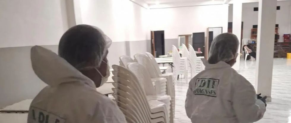 Hallan sin vida a una mujer en una silla de una habitación
