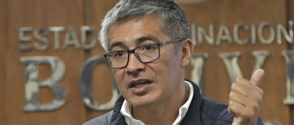 Lara: “Hay que cambiar al ministro de Economía”