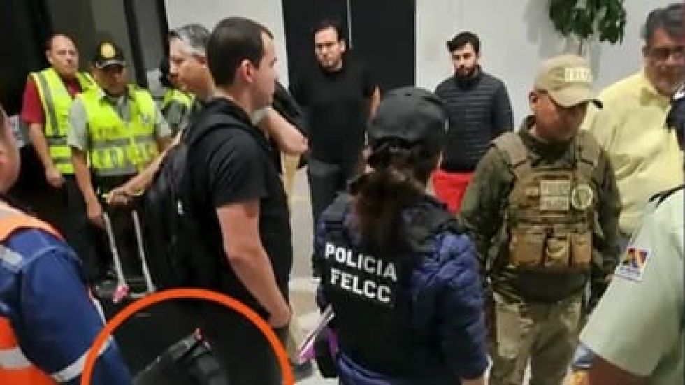 Hallan 100 kilos de oro no declarado en cuatro maletas en Viru Viru; un hombre fue arrestado