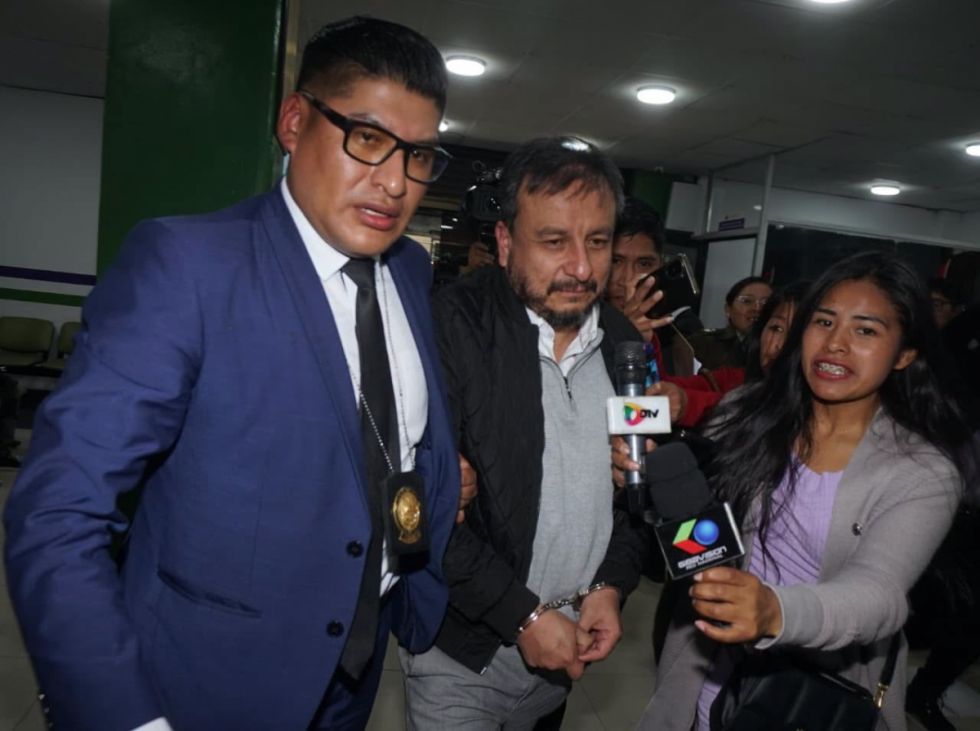 Aprehenden a ex ministro Medinaceli por caso "gasolina basura" 