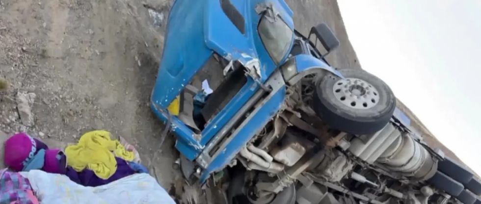 Tres niños resultaron heridos tras sufrir un accidente que se cobró la vida de sus padres